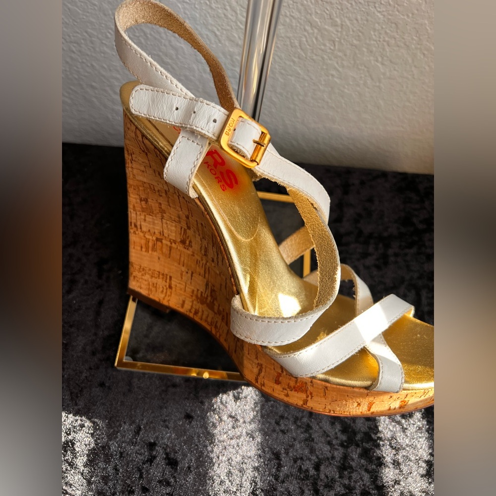 Michael Kors White Gold Wedge Sandals
ALL WHITE PARTY SUMMER WEAR - Picture 6 of 12
